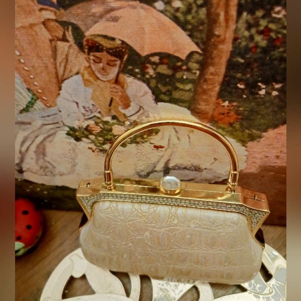 πVicenza Clutch Embossed π π Rhinestone Metallic,Elegant Purse.π π - Picture 8 of 13